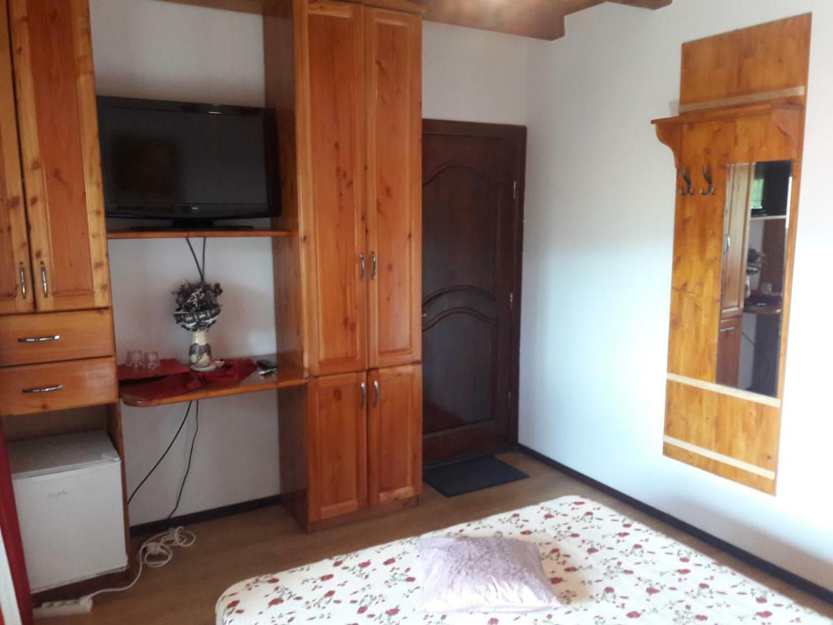 Casa Daos 호텔 Nucşoara 외부 사진